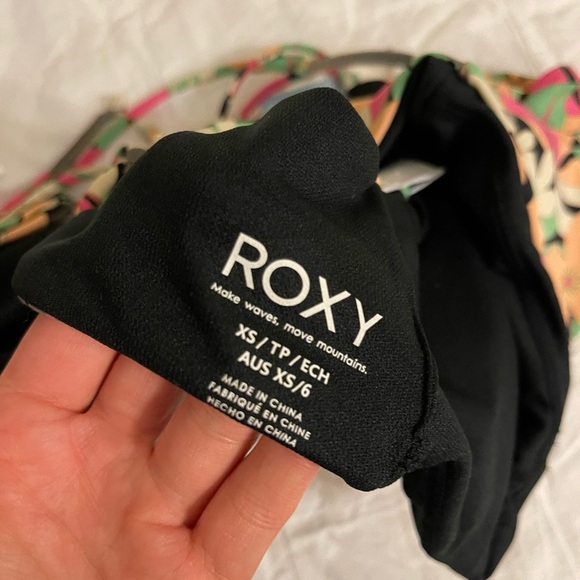 NWT Roxy Bikini Top - Picture 3 of 4
